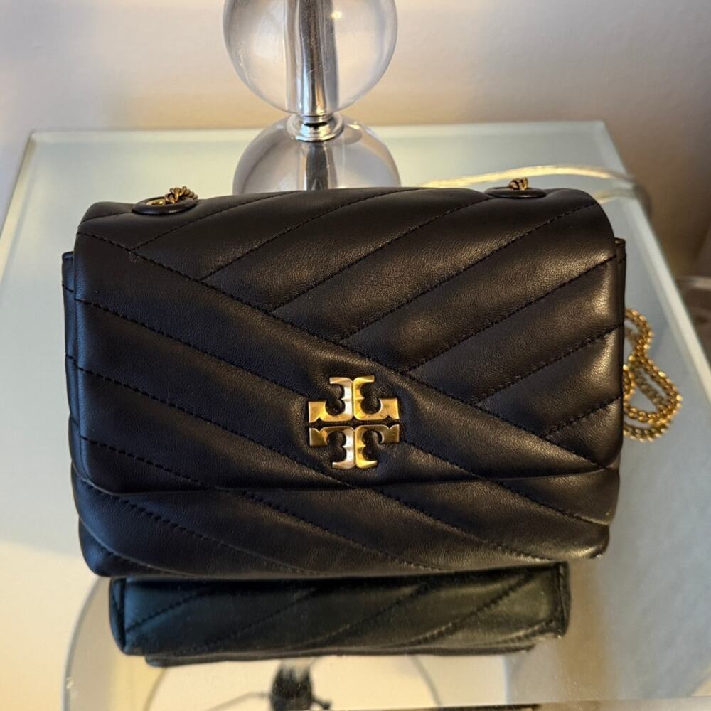 Tory Burch Kira Mini Chevron Quilted Crossbody Bag Black - Picture 2 of 9